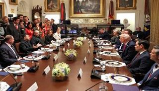 مأدبة غداء في البيت الأبيض جمعت ترامب وزيلينسكي ووفديهما