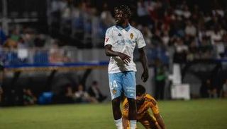 بول أكوكو يحطم شاشة الفار