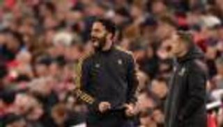 ليفربول ضد يونايتد.. سلوت يدافع عن صلاح وأموريم «ليس غبيا»