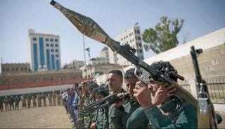 عناصر حوثية في عرض مسلح - أرشيفية