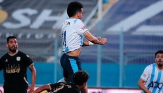 جانب من مباراة بيراميدز وفاركو