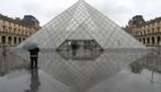 سرقة متحف اللوفر.. هل تأثرت واجهتا عرض الجواهر؟
