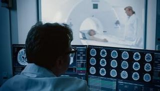 علماء جامعة نورث وسترن الأمريكية كشفوا أسرار العقول الشابة في سن الثمانين