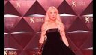 «غرامي» النسخة العربية.. آمون ستار تتألق أمام أهرامات الجيزة 