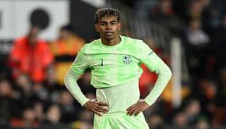 لامين يامال نجم برشلونة الواعد