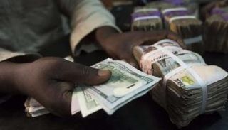 مطاردة الدولار بإثيوبيا.. قفزة بالسوق الموازية تربك الإصلاحات النقدية