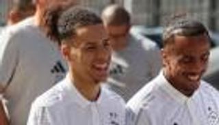 ينتظر فرصته مع الجزائر.. قبال ضمن الأفضل في فرنسا