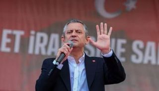 زعيم حزب الشعب الجمهوري المعارض أوزغور أوزيل