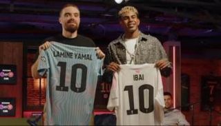 لامين يامال وإباي