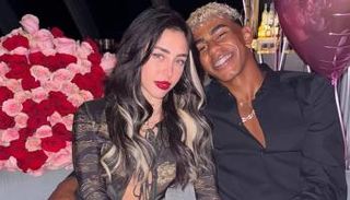 لامين يامال ونيكي نيكول