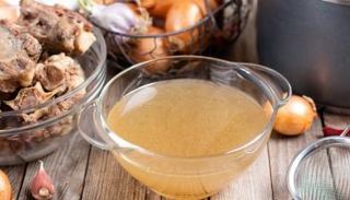 مرق العظام يزيل تجاعيد البشرة