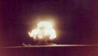 أدلة علمية صادمة.. كائنات فضائية كانت تراقب تجارب الأربعينات النووية