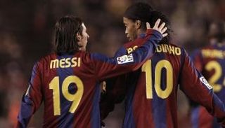 رونالدينيو وميسي