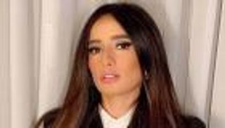 زينة تتعرض لإصابة خطيرة أثناء تصوير «ورد وشيكولاتة»