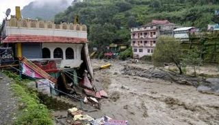 اشتداد قوة الإعصار مونتا