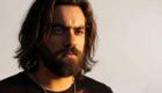 حالته حرجة بالعناية المركزة.. حادث خطير يصيب الفنان على رؤوف