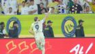 كسر صيامه.. كريم بنزيما يشعل كلاسيكو النصر والاتحاد (فيديو)