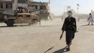 دورية لطالبان قرب الحدود مع باكستان