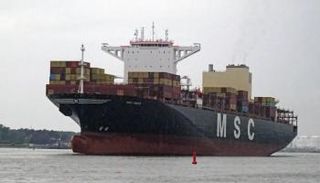 إحدى سفن «إم إس سي أريز»