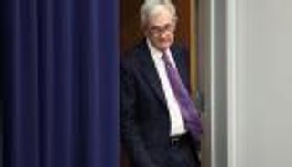 الفيدرالي الأمريكي يربك الأسواق.. خفض محدود للفائدة وتلميحات حذرة من باول