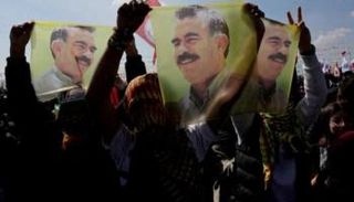 أنصار حزب «المساواة وديمقراطية الشعوب» المؤيد للأكراد في تركيا