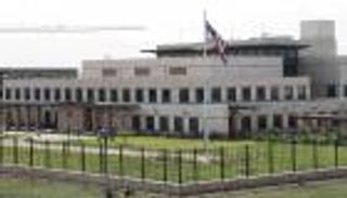 القاعدة يسد «شرايين» مالي.. وأمريكا توصي رعاياها بالمغادرة فورا