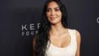 بعد الأوعية الدموية بالدماغ.. كيم كارداشيان تكشف عن تطورات حالتها الصحية