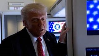 الرئيس الأمريكي دونالد ترامب