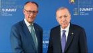 ميرتس وأردوغان وجها لوجه.. لقاء الملفات المفتوحة والأجواء الإيجابية