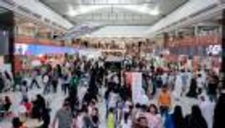 «الشارقة للكتاب 2025».. محطات مبتكرة لعشاق البودكاست والمسرح