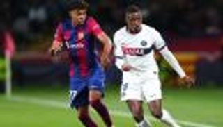 فريق العام.. الجمهور يتجاهل يامال وميسي وصلاح