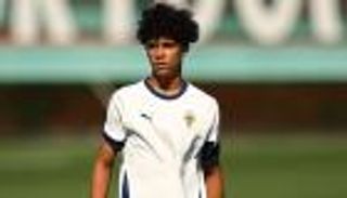 صحبة والده وصلاح وميسي.. كريستيانو جونيور ينضم إلى ملاك اللامبورغيني (صورة)