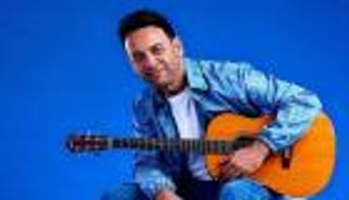 بعد «اللي كبرناه».. مصطفى قمر يطرح «أصل الأيام» من ألبوم «قمر 25»