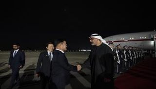  الشيخ خالد بن محمد بن زايد آل نهيان لدى وصوله إلى كوريا الجنوبية