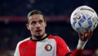 حدد موعد لعبه مع أحد الكبار.. مدرب هولندا الأسبق يهاجم منتقدي حاج موسى