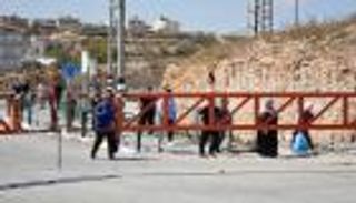 نحو 1000 حاجز منذ حرب غزة.. إسرائيل تحول الضفة الغربية إلى «جزر منعزلة»