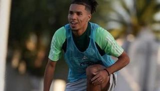 النجم الجزائري إيلان كبال