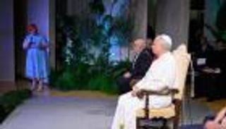 من «بوب آيدول» إلى الفاتيكان.. ميشيل ماكمانوس تغني للبابا