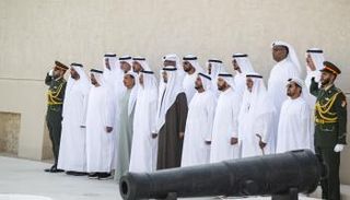جانب من مراسم رفع العلم في قصر الحصن في أبوظبي