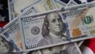 الدولار يحوم قرب أعلى مستوى في 3 أشهر وسط ضبابية اقتصادية أمريكية