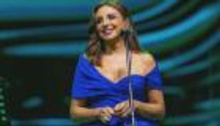 مُعجَب يقتحم مسرح حفل أنغام في باريس