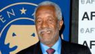 «زرع الفرح والعمق في كل شخصية».. وفاة الممثل الأمريكي لي ويفر