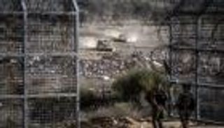 مداهمات وحصار للمنازل.. قوات إسرائيلية تتوغل في ريف القنيطرة بسوريا