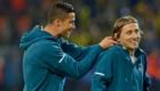 تجاهل ميسي ورونالدو.. مودريتش يختار أفضل 5 لاعبين في التاريخ (فيديو)