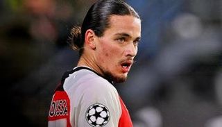 النجم الجزائري أنيس حاج موسى