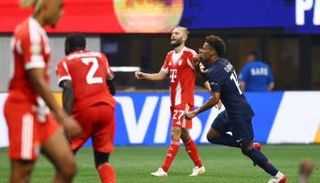 موعد مباراة البايرن وباريس اليوم 