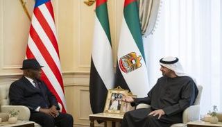 الشيخ محمد بن زايد آل نهيان يلتقي رئيس ليبيريا