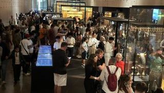 زوار المتحف المصري الكبير