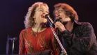 الإعلان الأول لفيلم «Song Sung Blue».. هيو جاكمان وكايت هدسون في دراما موسيقية مؤثرة