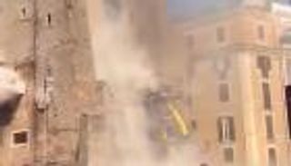 مصرع عامل بانهيار برج تاريخي في روما أثناء أعمال ترميمه